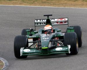 Jaguar R2 2001 года